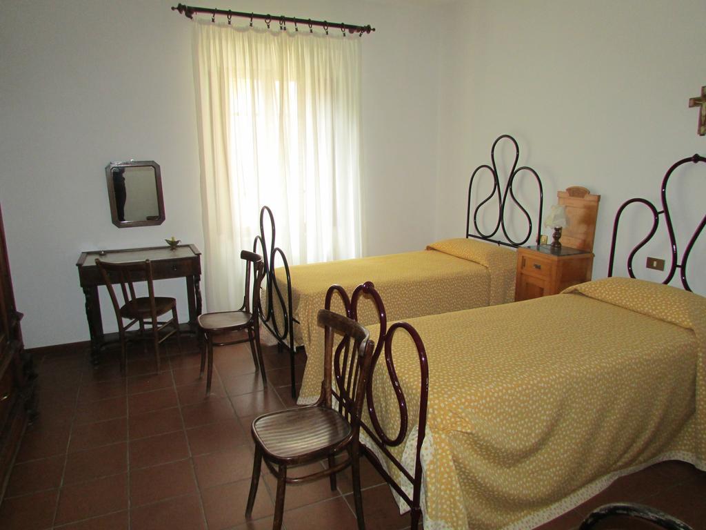 Agriturismo Dea Valfabbrica Exteriör bild