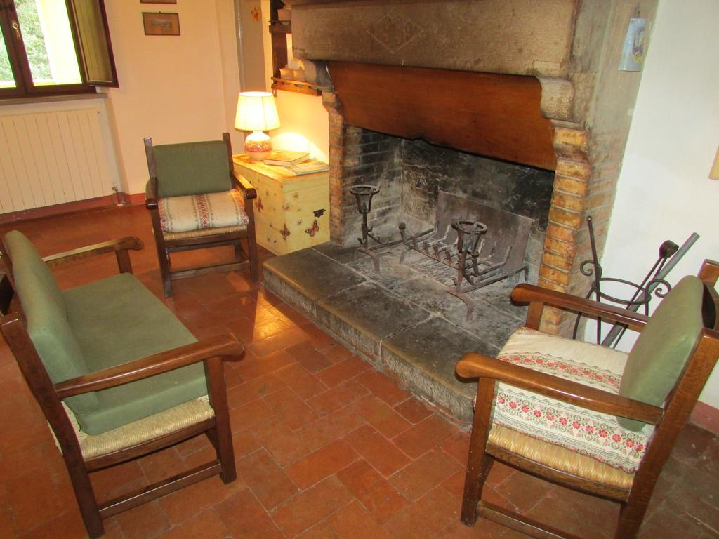 Agriturismo Dea Valfabbrica Exteriör bild